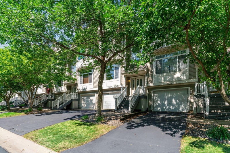 8829 Brunswick Pa #1204, Inver Grove Heights, MN 55076