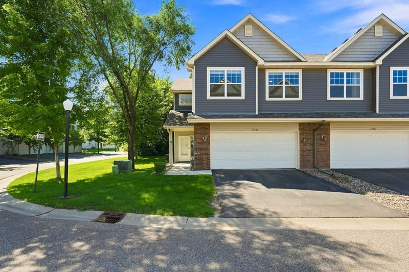 12226 River Valley Dr, Burnsville, MN 55337