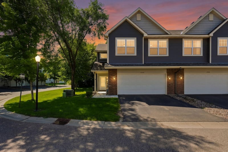 12226 River Valley Dr, Burnsville, MN 55337