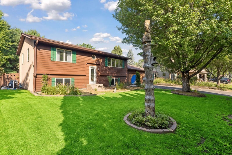 818 Pine Tree Trl, Stillwater, MN 55082