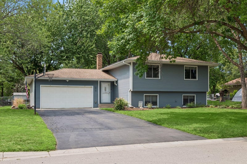 20749 Italy Ave, Lakeville, MN 55044