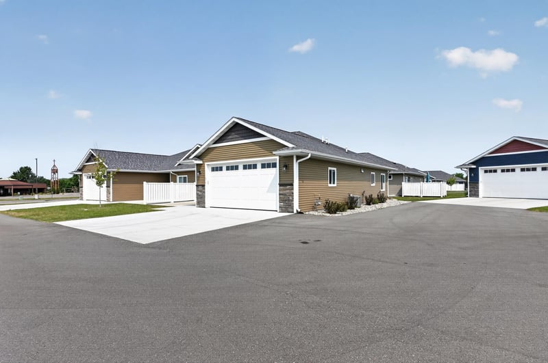 676 Voyager Dr, Alexandria, MN 56308