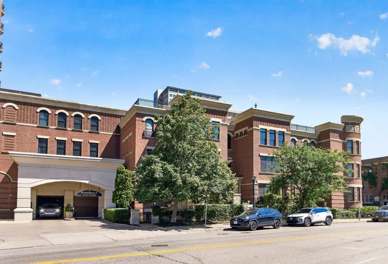 530 E Grant St, Minneapolis, MN 55404