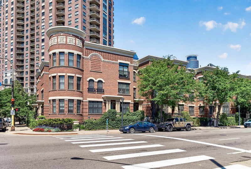 530 E Grant St, Minneapolis, MN 55404