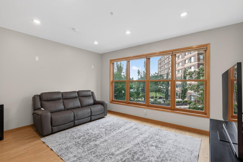 530 Grant St E, Minneapolis, MN 55404