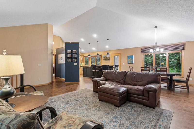 4620 Minnesota Ln N, Plymouth, MN 55446