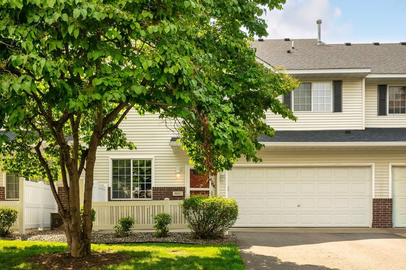 3001 Juniper Ln #I, Woodbury, MN 55125