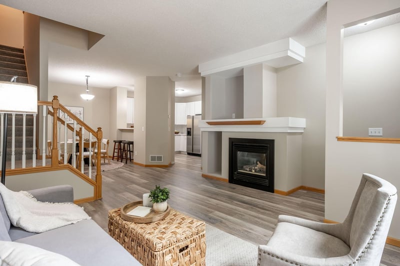 3001 Juniper Ln #I, Woodbury, MN 55125