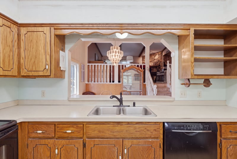 9741 Thomas Ave N, Brooklyn Park, MN 55444