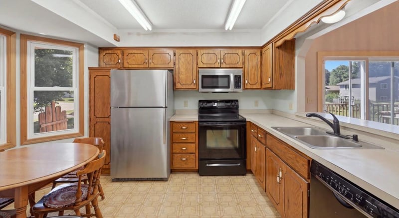 9741 Thomas Ave N, Brooklyn Park, MN 55444