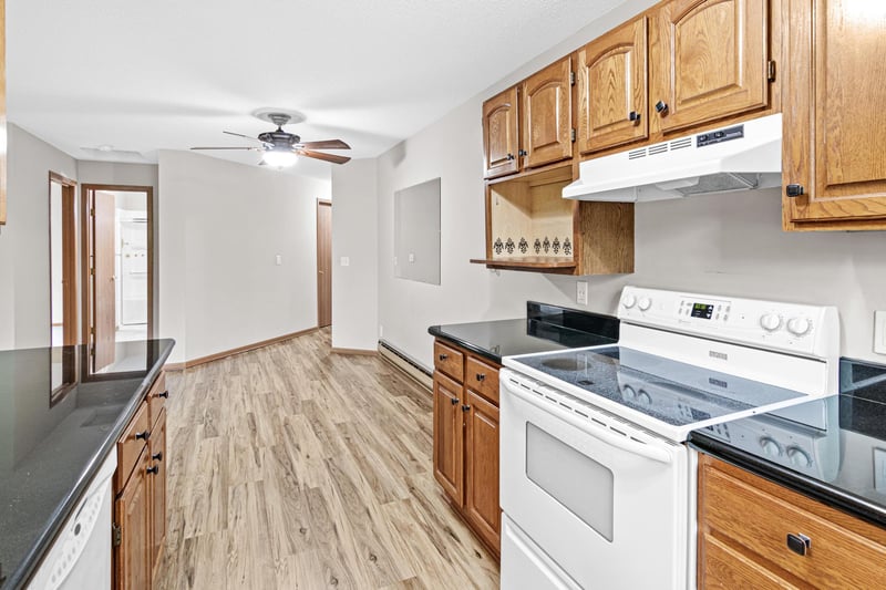 3275 80th St E #305, Inver Grove Heights, MN 55076