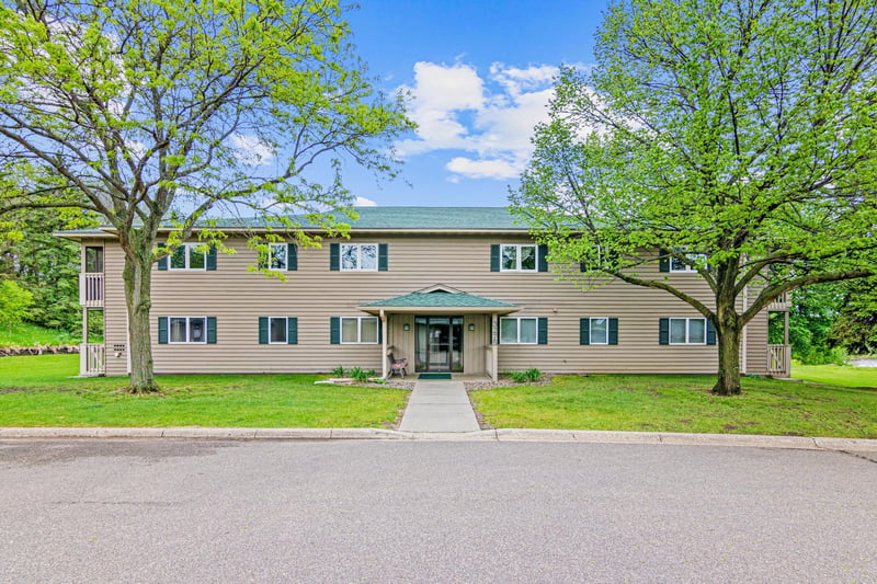 3275 80th St E #305, Inver Grove Heights, MN 55076