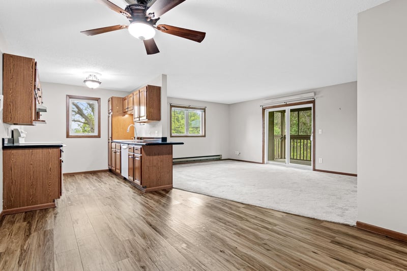 3275 80th St E #305, Inver Grove Heights, MN 55076
