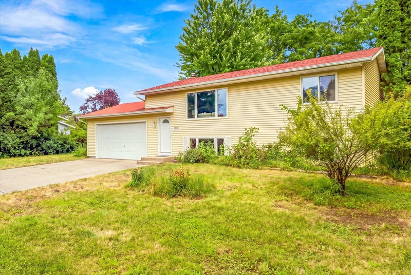 2219 Windsor Rd, Saint Cloud, MN 56301