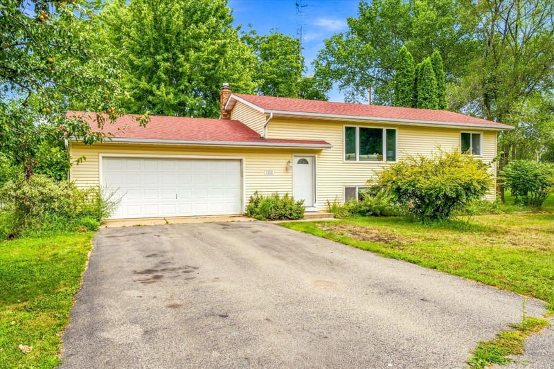 2219 Windsor Rd, Saint Cloud, MN 56301