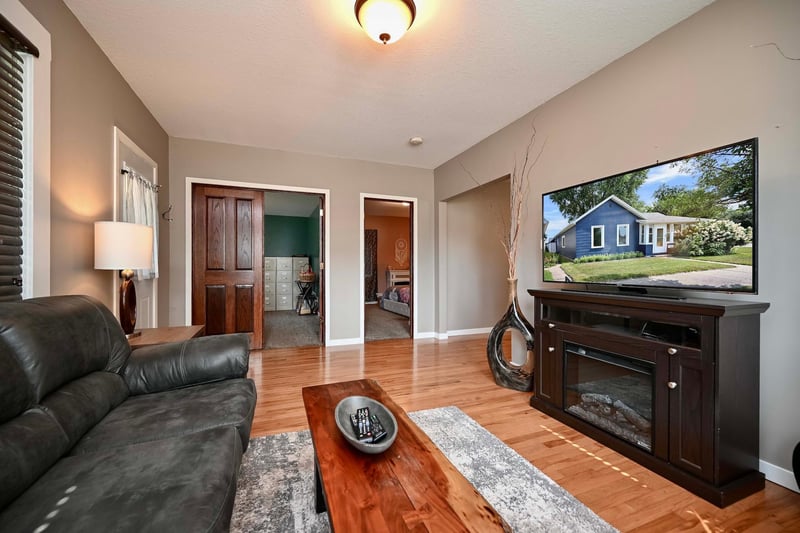 528 E 2nd St, Winona, MN 55987