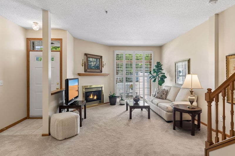 17904 Cobblestone Way #37, Eden Prairie, MN 55347