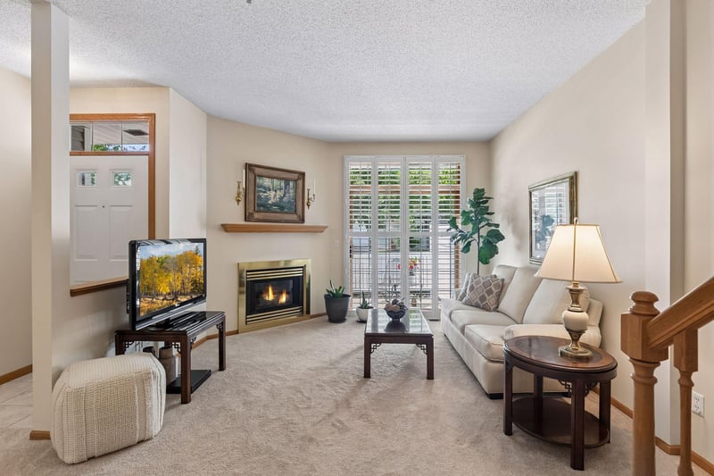 17904 Cobblestone Way #37, Eden Prairie, MN 55347