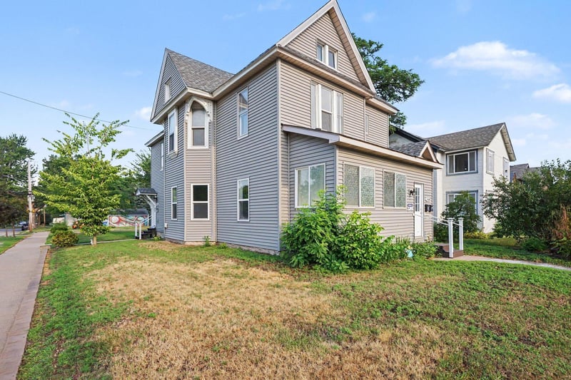2600 University Ave NE, Minneapolis, MN 55418