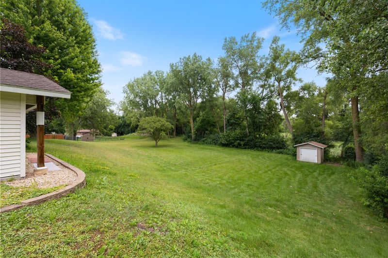 2305 S Skyline Dr S, Burnsville, MN 55337