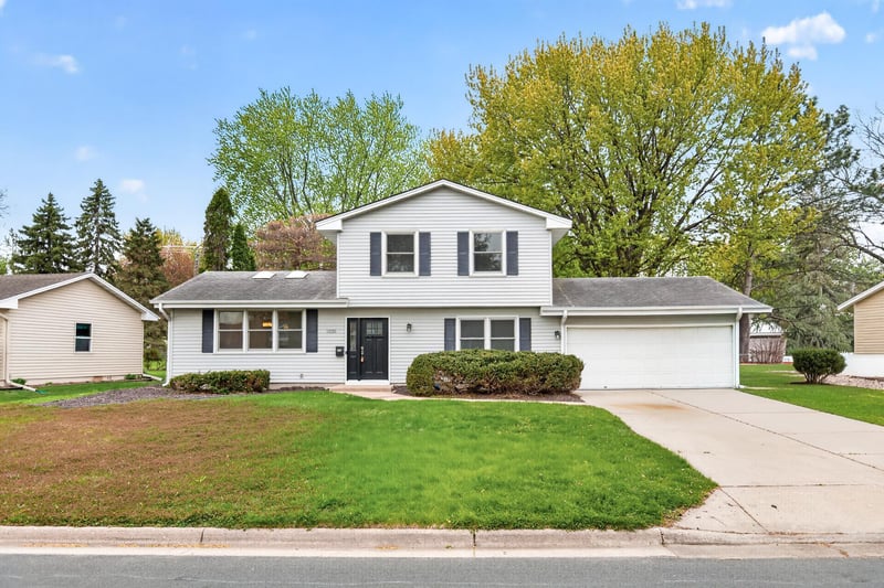 9225 Northwood Pw, New Hope, MN 55427