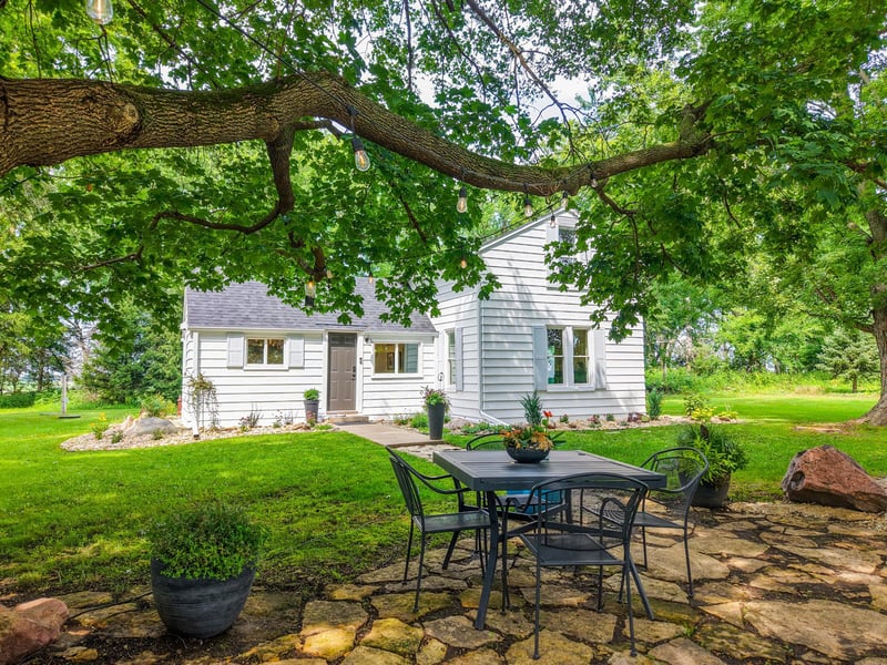 10337 30 Hw SW, Hayfield, MN 55940
