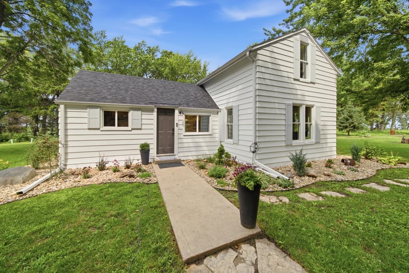 10337 30 Hw SW, Hayfield, MN 55940