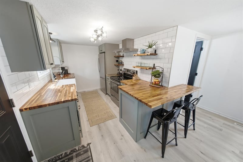 10337 30 Hw SW, Hayfield, MN 55940