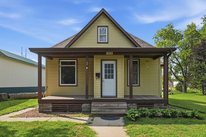 1009 Campbell Ave NW, Willmar, MN 56201