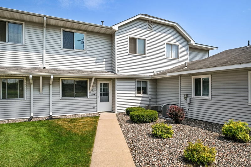 11124 Drake St NW, Coon Rapids, MN 55433