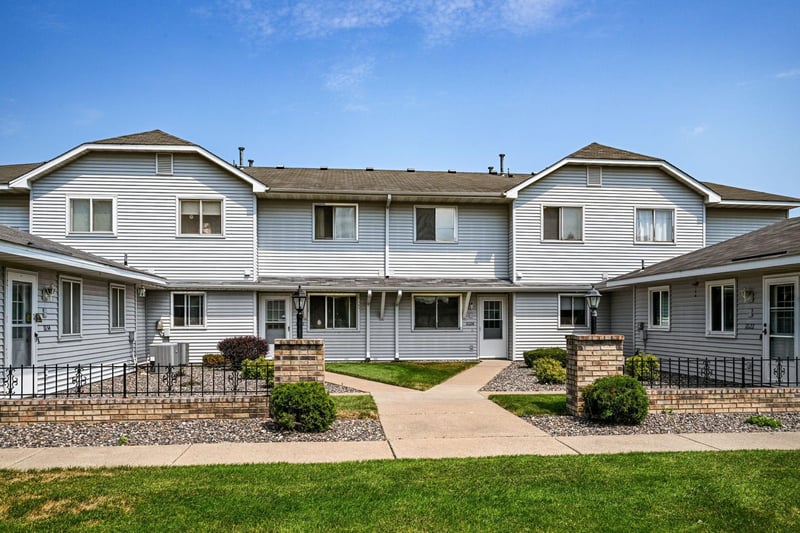 11124 Drake St NW, Coon Rapids, MN 55433