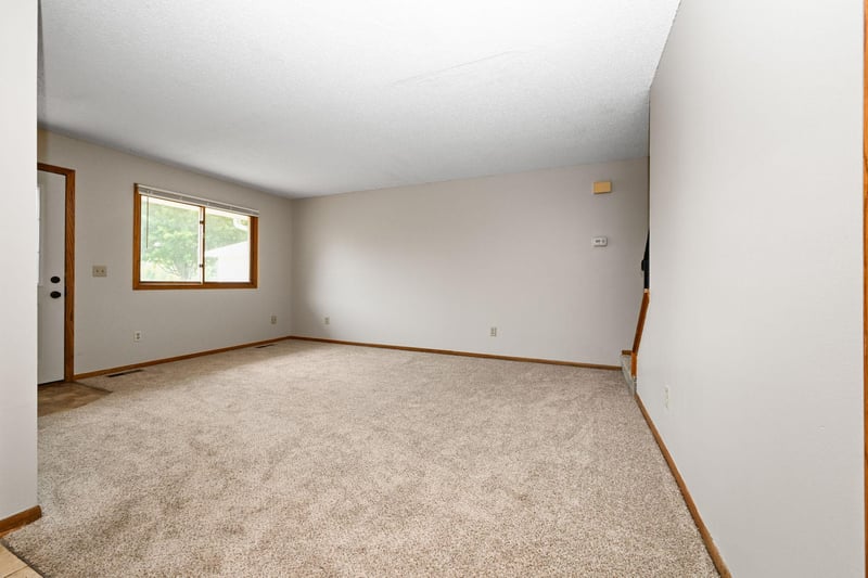 11124 Drake St NW, Coon Rapids, MN 55433