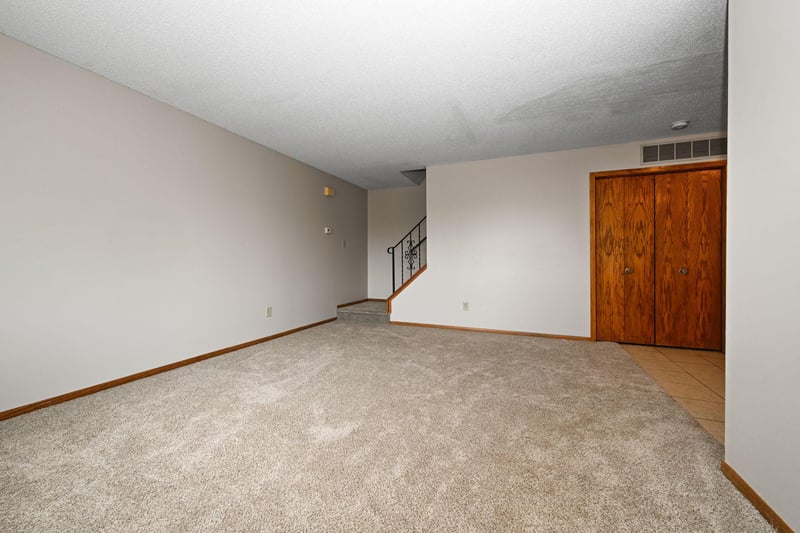 11124 Drake St NW, Coon Rapids, MN 55433