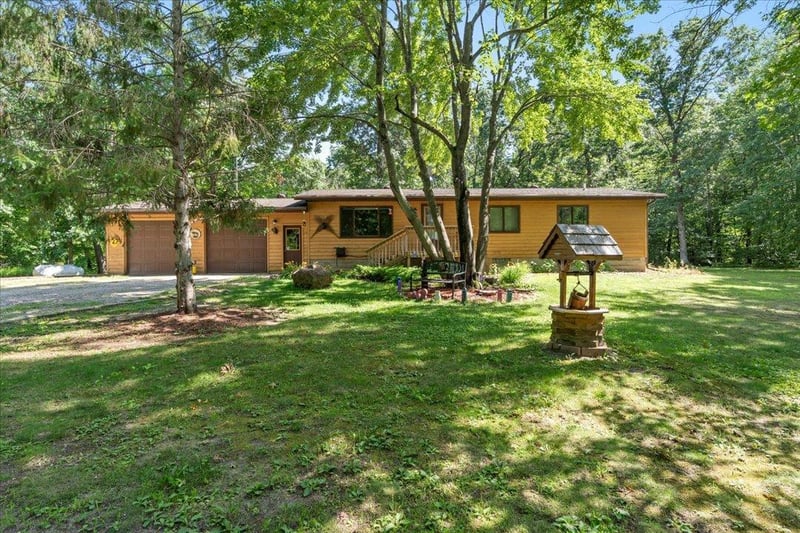 33364 E Shamineau Dr, Motley, MN 56466