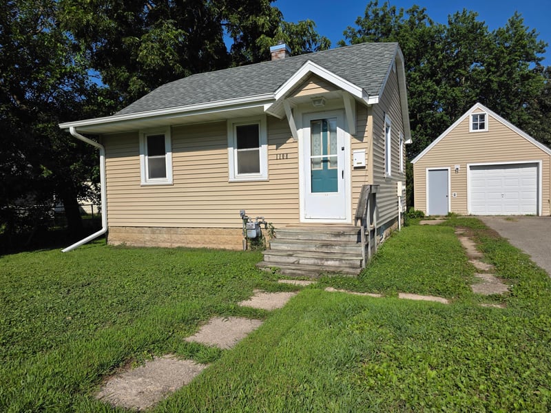 1108 11th St NW, Austin, MN 55912