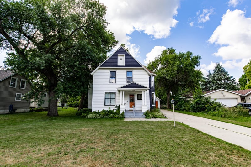 522 E Adolphus Ave, Fergus Falls, MN 56537