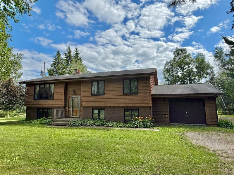 9774 Wien Rd, Cook, MN 55723