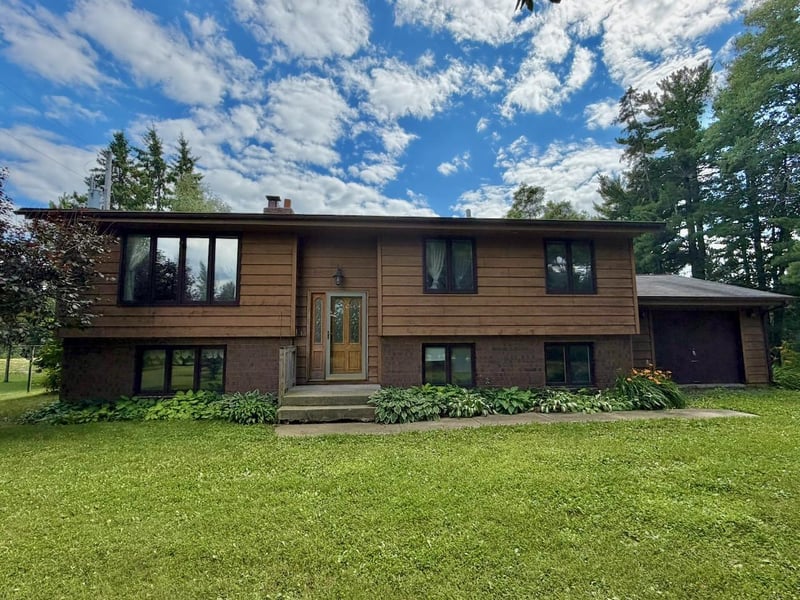 9774 Wien Rd, Cook, MN 55723