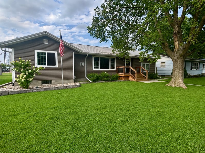 305 E 12th St, Redwood Falls, MN 56283