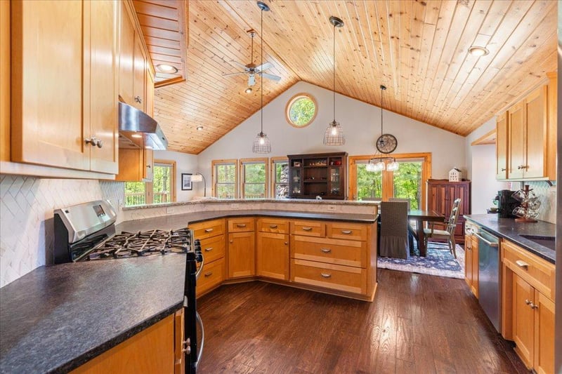 29470 Belgian Dr, Breezy Point, MN 56472