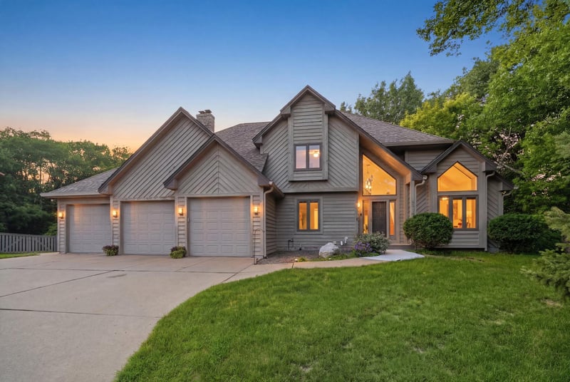 6170 Dallas Ln N, Plymouth, MN 55446