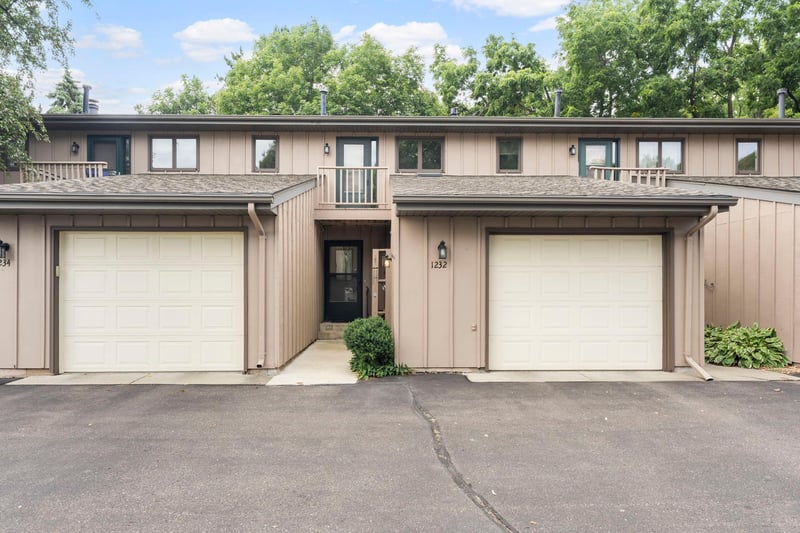 1232 Woodley St E, Northfield, MN 55057
