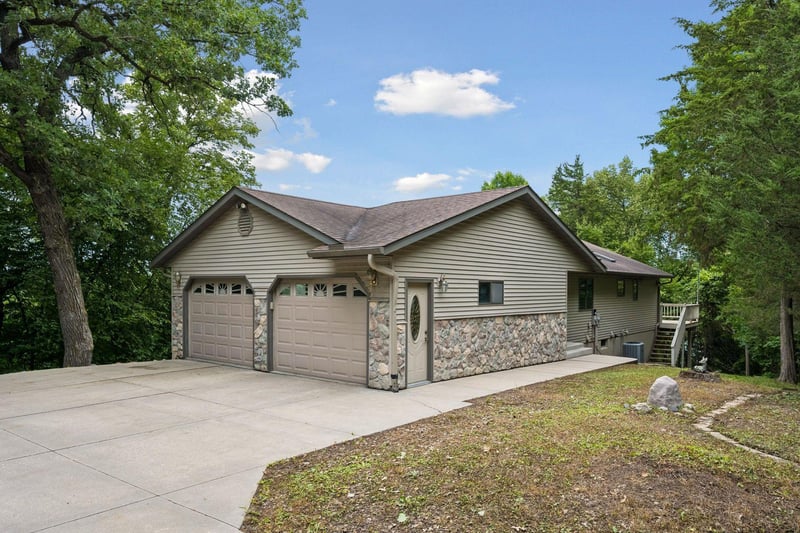 15704 109th St NW, South Haven, MN 55382