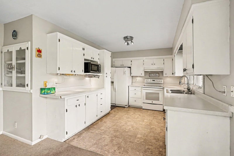 981 Oriole Dr, Apple Valley, MN 55124