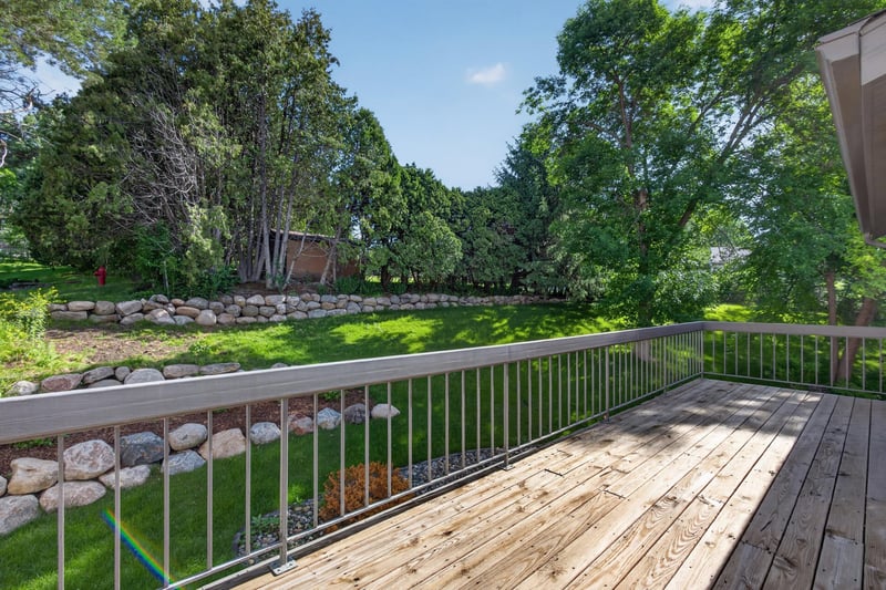 6066 Blake Ridge Rd, Edina, MN 55436