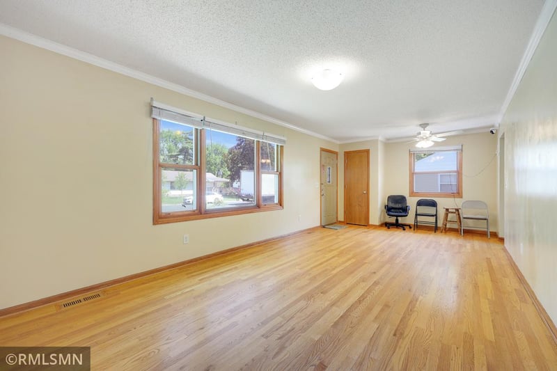 1066 Beatrice St, Eagan, MN 55065