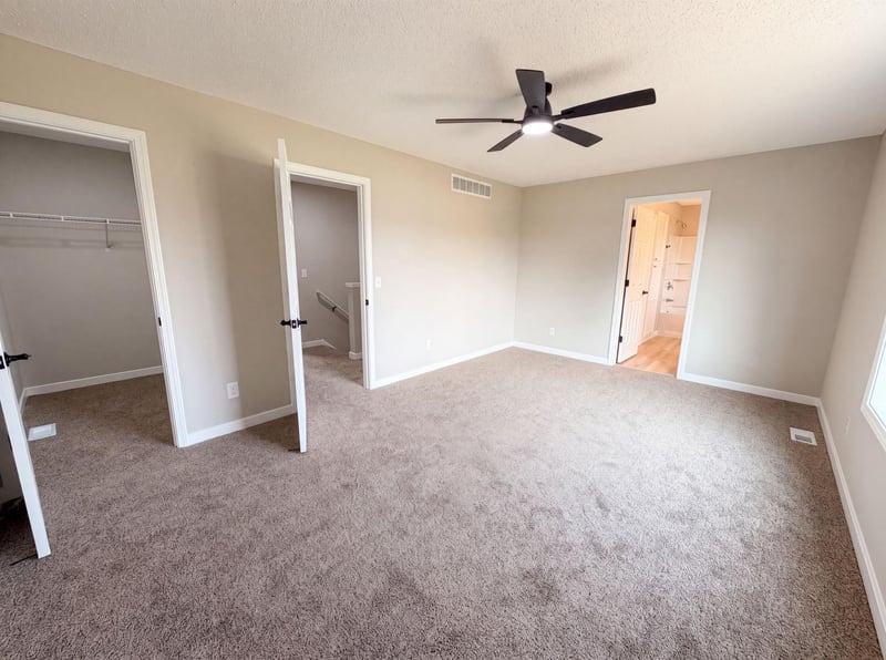 2197 11th Ave SE, Cambridge, MN 55008