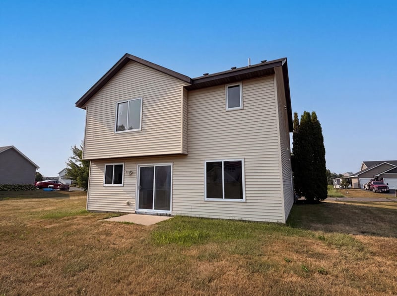 2197 11th Ave SE, Cambridge, MN 55008