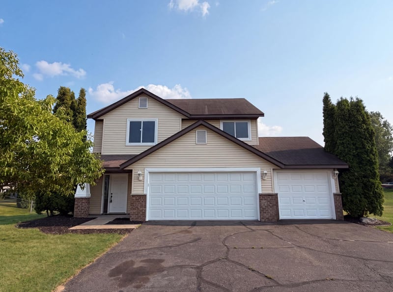 2197 11th Ave SE, Cambridge, MN 55008