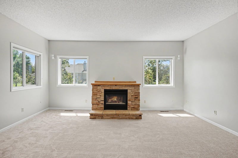 679 Woodduck Dr #H, Woodbury, MN 55125